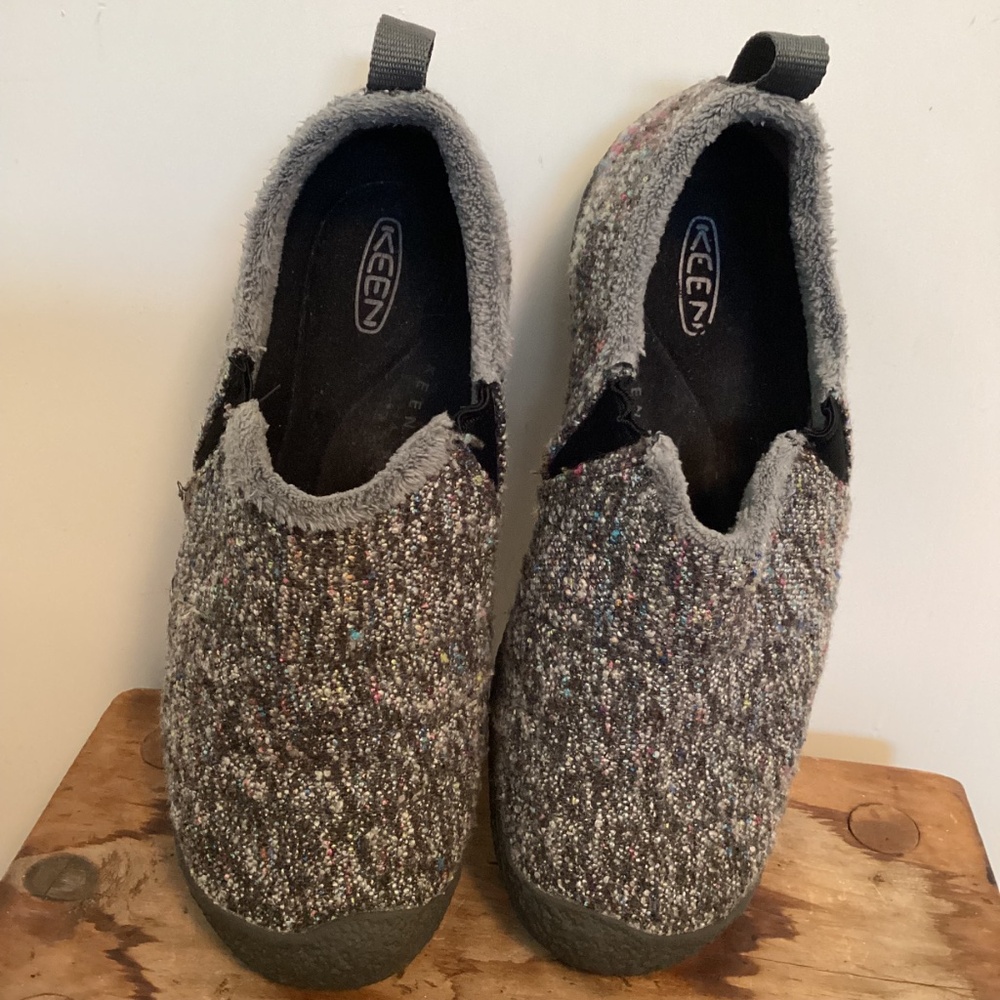 Keen Howser slipper, size 8, gray - Picture 2 of 6
